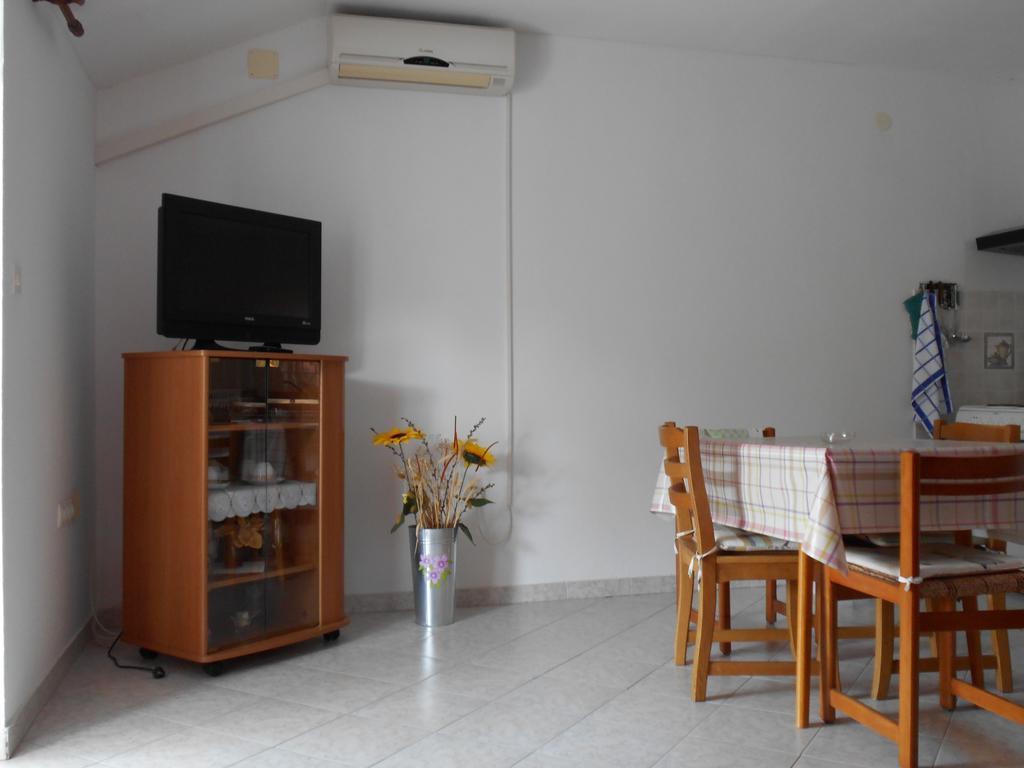 Apartment Kurelic Раб Экстерьер фото