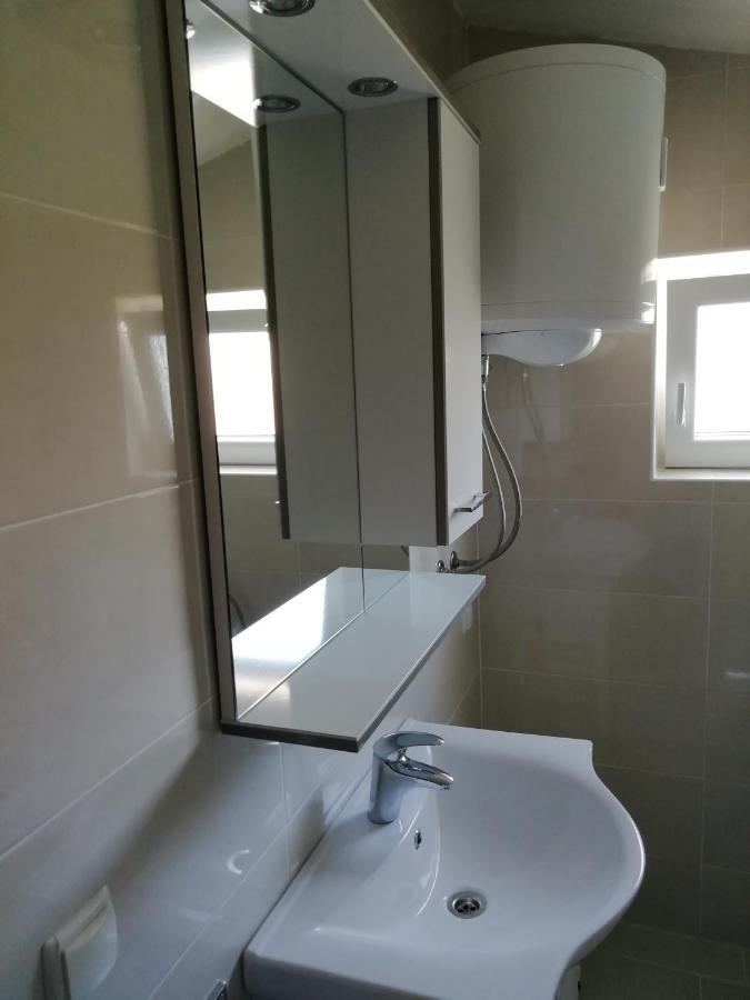 Apartment Kurelic Раб Экстерьер фото